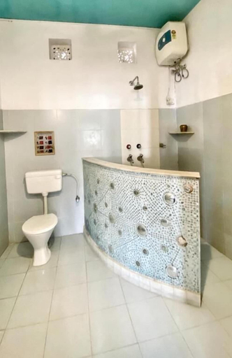 Bathroom 3, Inn seventh heaven, Ajmer