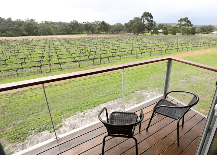 Exterior & Views 4, Lot113 Vineyard Accommodation, Swan