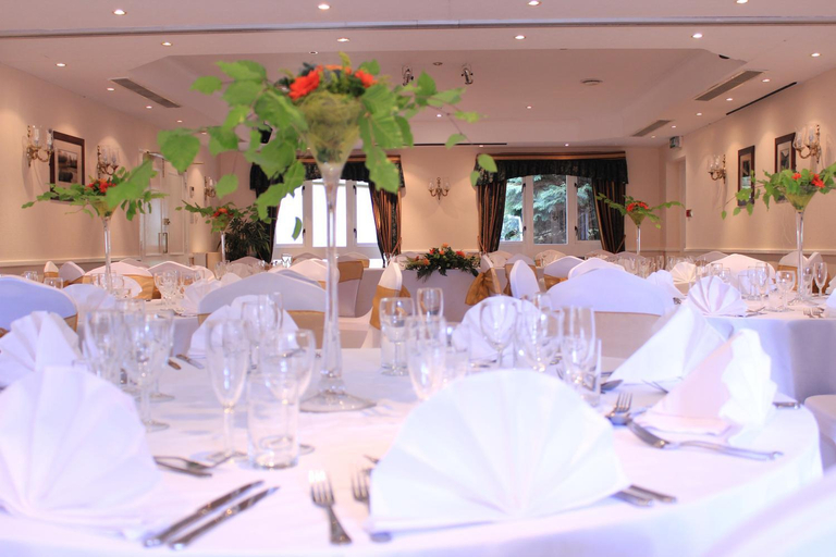 Food & Drinks 4, The Devil's Punchbowl Hotel, Surrey