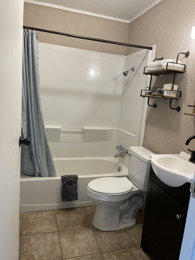 Bathroom, Village Inn, Stephens