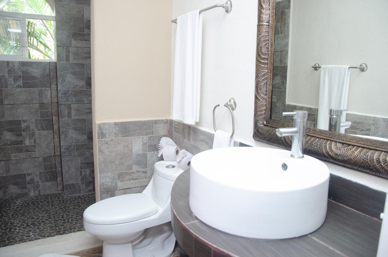 Bathroom 5, Santuario Playa, Cozumel