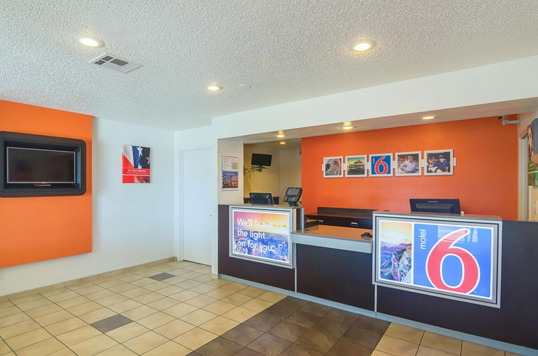 Public Area 2, Motel 6 Lawton, OK, Comanche