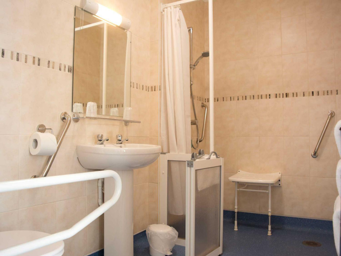 Bathroom 5, Tlh Carlton Hotel, Torbay