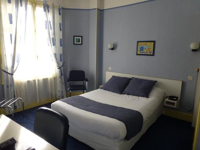 Bedroom 3, Hôtel Trianon, Allier