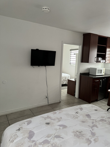 Bedroom 2, Espanola Motel, Sudbury