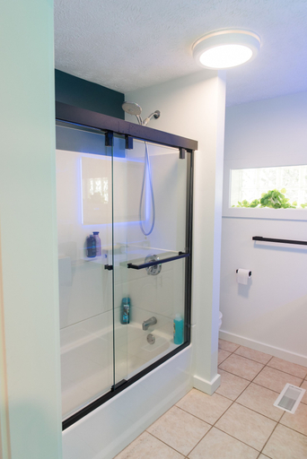 Bathroom 4, Million Dollar View Bayshore Beach House, Lake Michigan