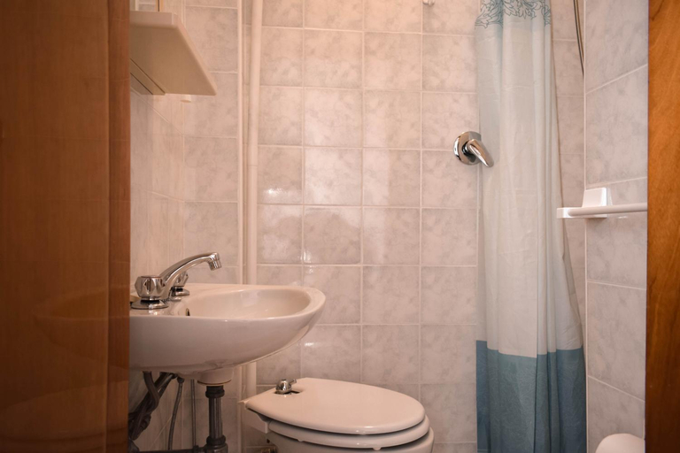 Bathroom 4, Hotel Zeus, Ravenna