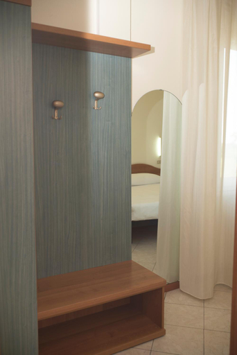 Bedroom 2, Albergo Aurora, Bologna