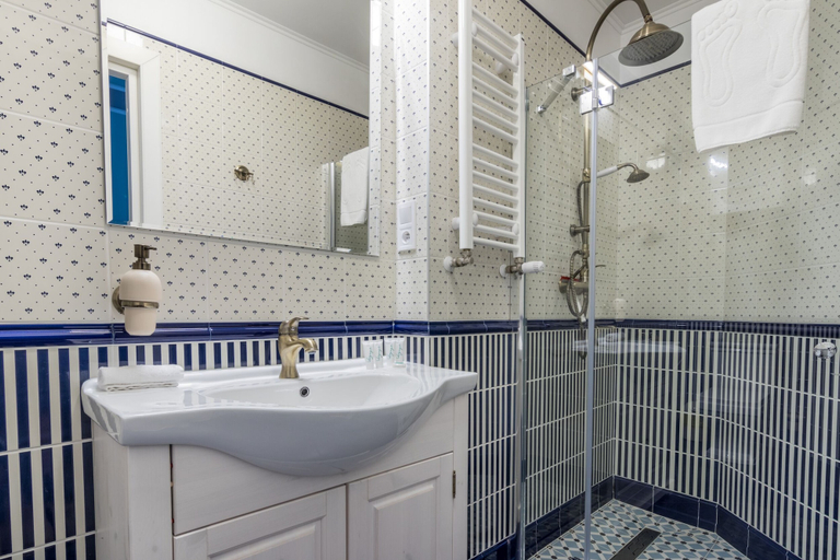 Bathroom 2, Karmelicka Stylish Apartment by Renters, Kraków City