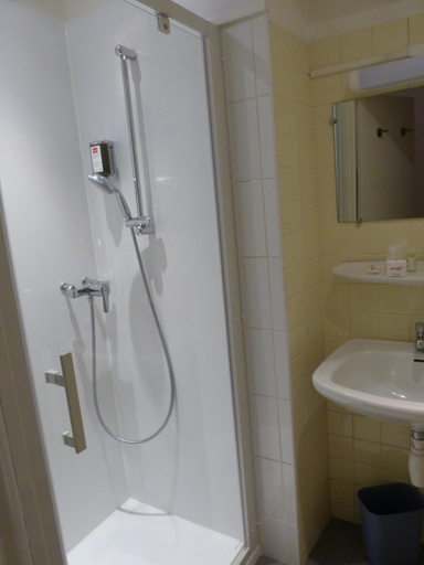 Bathroom 4, Hotel Terminus, Loire-Atlantique