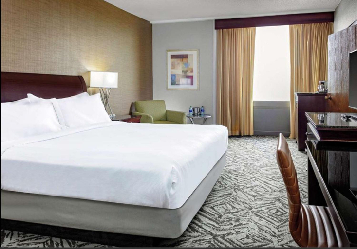 Bedroom 3, Doubletree Hotel & Executive Meeting Center Omaha Downtown, Douglas
