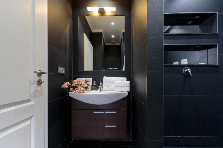 Bathroom 3, The Queen Luxury Apartments - Villa Cortina, Luxembourg