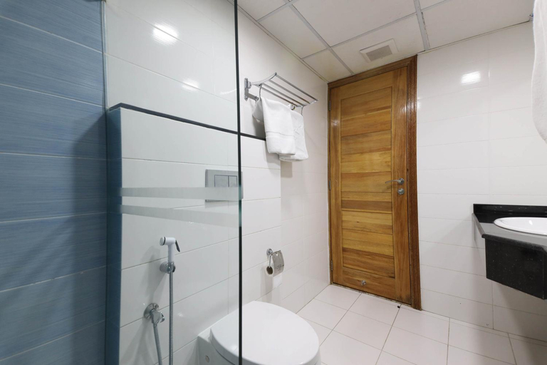 Bathroom 4, Al Reef Hotel, Bausher