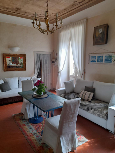 Others 5, Hotel Glicine, Savona