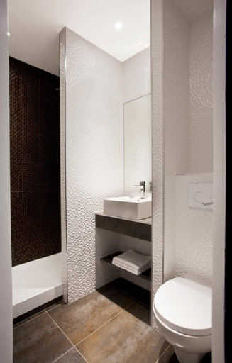 Bathroom 4, Hotel des Savoies, Rhône