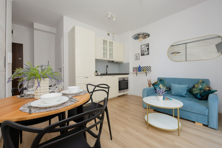 Others 4, Apartment With Bath in Warsaw by Renters, Warsaw
