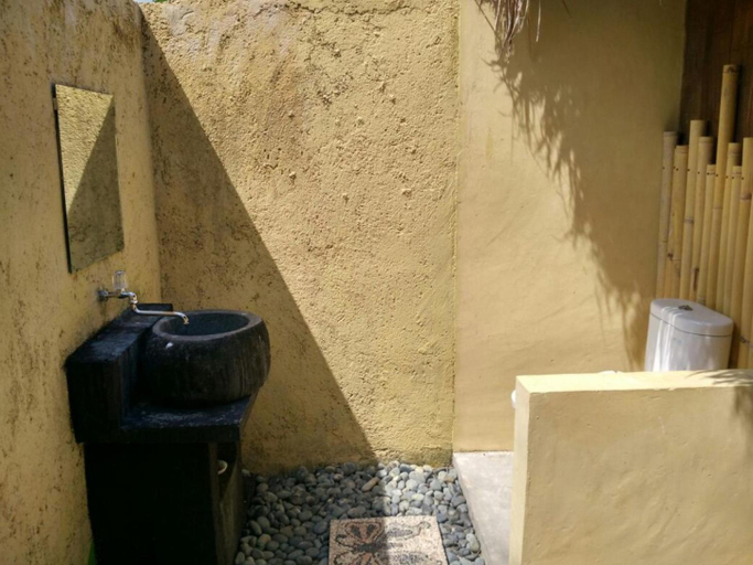 Bathroom, Selong Belanak Bungalows, Lombok