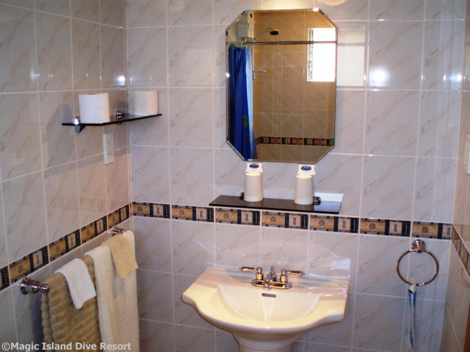 Bathroom, Magic Island Dive Resort, Moalboal