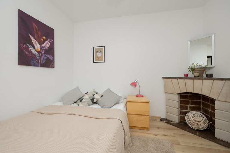 Bedroom 3, City Flowers Apartment Warsaw by Renters, Warsaw