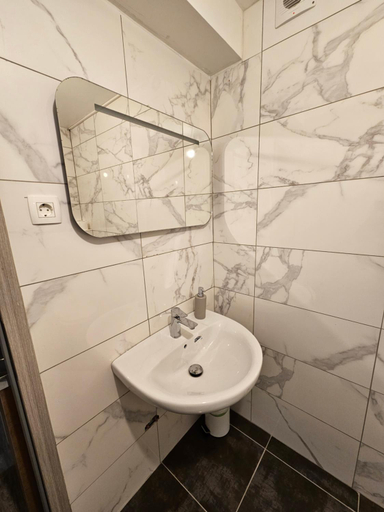 Bathroom 3, Royal Apartments & Rooms, Zagreb