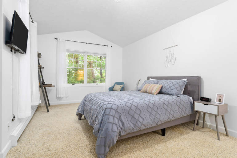 Bedroom 3, Gorgeous 2BDR Home near Downtown, Grand Traverse