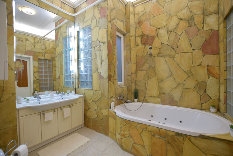 Bathroom, Ultra central apartment at Synagogue, Budapesti