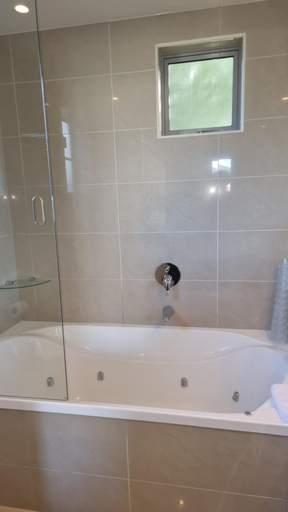 Bathroom 4