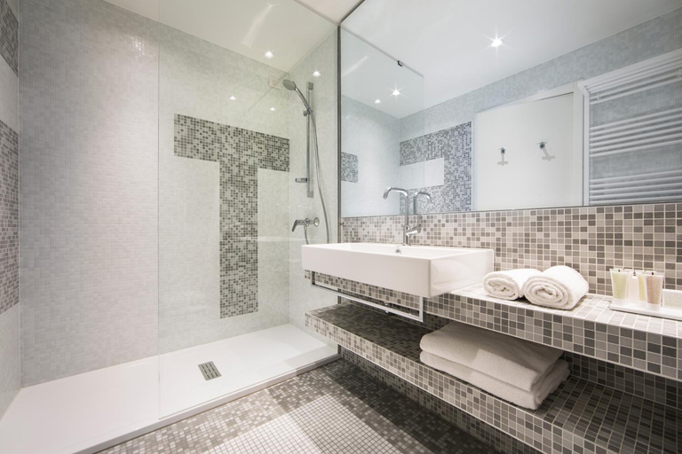 Bathroom 4, Maistra Select Family Hotel Amarin, Rovinj