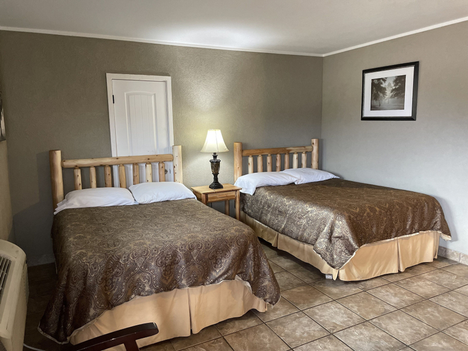 Bedroom 3, Village Inn, Stephens
