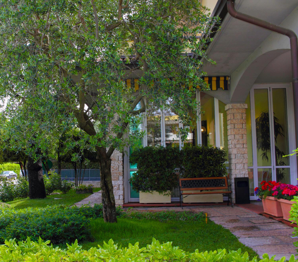 Others 4, Albergo La Quiete, Brescia