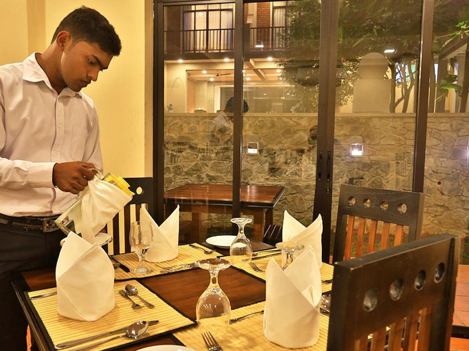 Food & Drinks 5, ROYAL KASHYAPA - Habarana, Palugaswewa