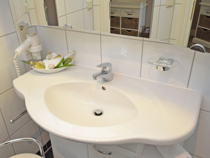 Bathroom 2, Villa Fernsicht - Apt. 08, Vorpommern-Rügen