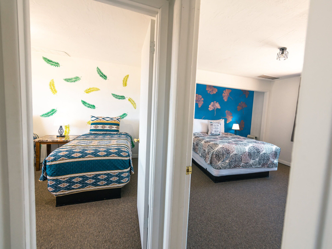 Bedroom 3, Home Style Apartments - 1 & 3 BR Suites with Full Kitchen, Coconino