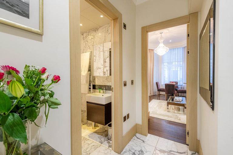 Bathroom 11