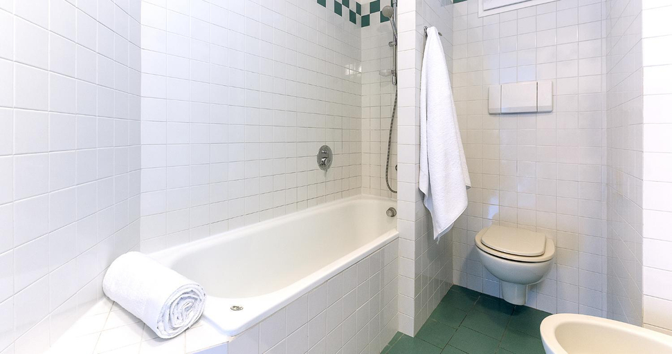 Bathroom 4, Victoria Palace Hotel, Rimini