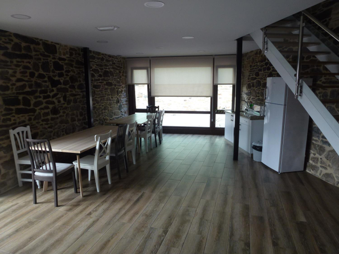 Others 4, Albergue Monte Aro, A Coruña