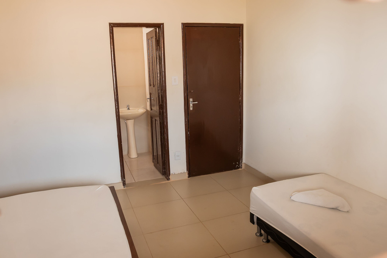 Bedroom 4, Hostel Segz, Três Marias