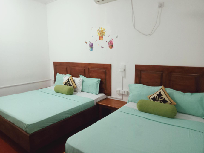 Bedroom 2, White Villa Hotel, Trincomalee Town and Gravets