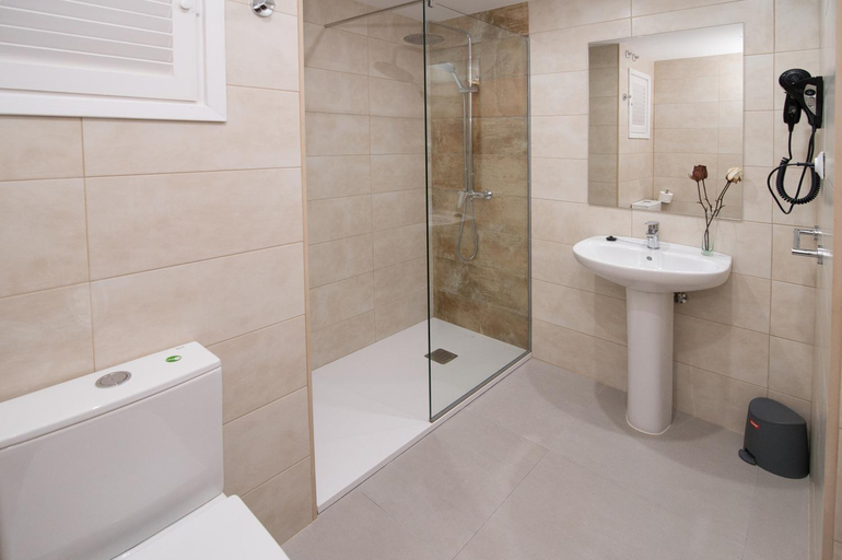 Bathroom 4, Apartamentos Mestret, Baleares