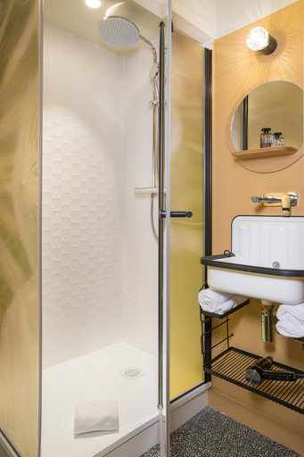 Bathroom 4, Hotel Stars Bordeaux Gare, Gironde