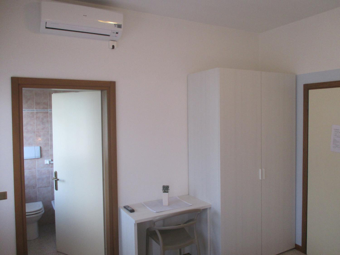 Bathroom 3, Hotel O'Scugnizzo 2, Belluno