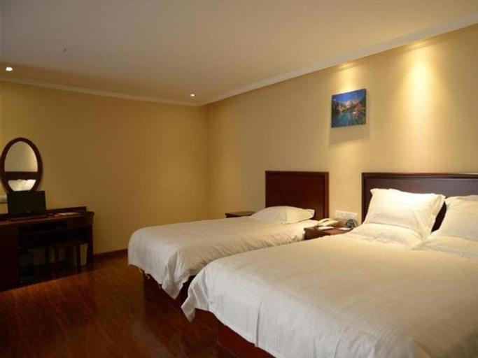 Bedroom 12