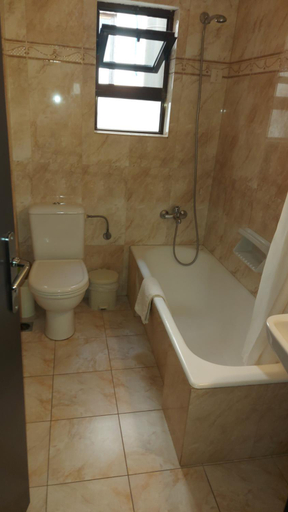 Bathroom, Monte Vardia, Crete
