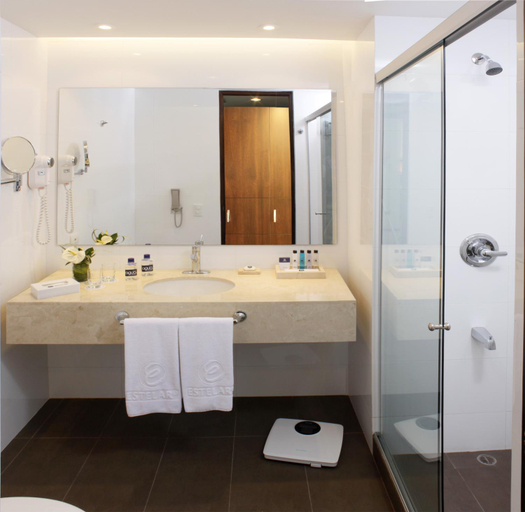 Bathroom 4, Estelar Alto Prado Studio Apartmento, Barranquilla