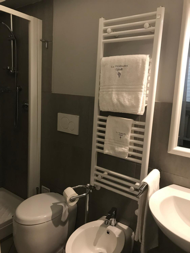 Bathroom 4