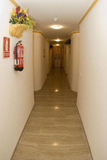 Others 5, Hotel los Girasoles, Sevilla