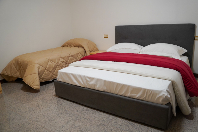 Bedroom 3, Boccadoro Rooms, Verona