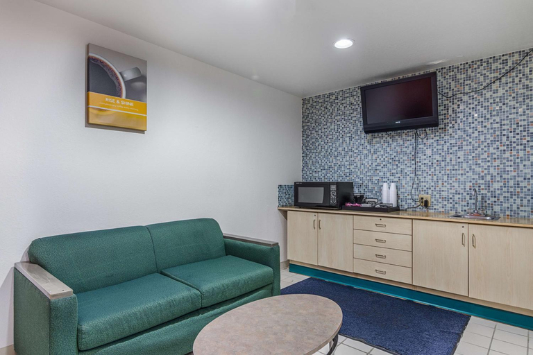 Public Area 2, Motel 6 McAlester, OK, Pittsburg