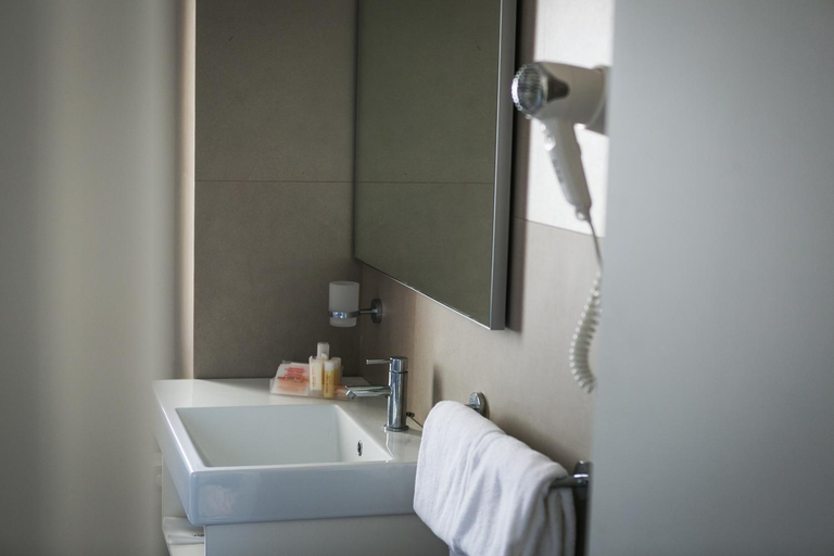 Bathroom 5, Touring Hotel, Rimini