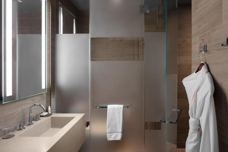 Bathroom 10